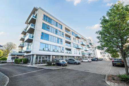 1 bedroom Flat for sale in Discovery Road, Plymouth, PL1