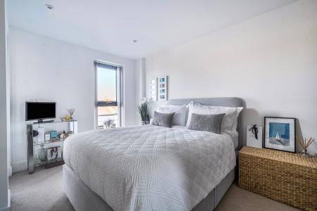 1 bedroom Flat for sale in Discovery Road, Plymouth, PL1