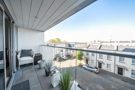 1 bedroom Flat for sale in Discovery Road, Plymouth, PL1