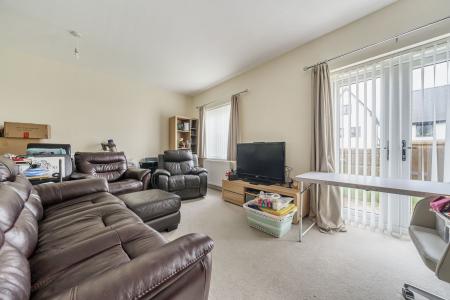 4 bedroom Semi-detached house for sale in Jodel Close