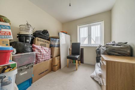 4 bedroom Semi-detached house for sale in Jodel Close