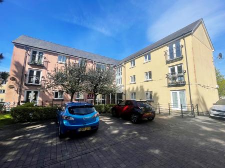 2 bedroom Flat to let in Tovey Crescent, Manadon Park, Plymouth, PL5