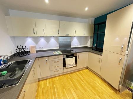1 bedroom Flat to let in Trinity Street, Quadrant Quay, Plymouth, PL1