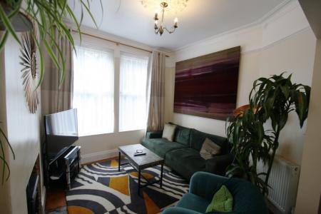 2 bedroom Terraced House to let in Lanhydrock Road, St. Judes, Plymouth, PL4