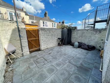 3 bedroom Terraced House to let in Sea View Avenue, Lipson, Plymouth, PL4