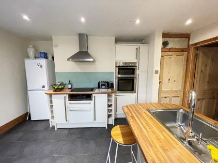 3 bedroom Terraced House to let in Sea View Avenue, Lipson, Plymouth, PL4