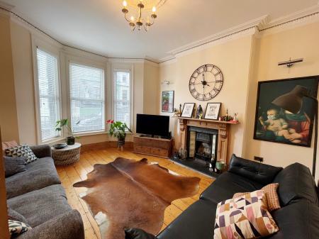 3 bedroom Terraced House to let in Sea View Avenue, Lipson, Plymouth, PL4