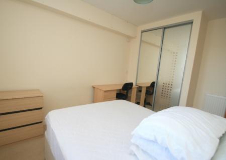2 bedroom Flat to let in North Street, Plymouth, PL4
