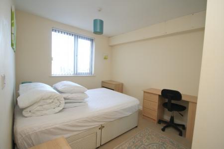 2 bedroom Flat to let in North Street, Plymouth, PL4