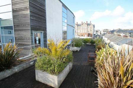 2 bedroom Flat to let in North Street, Plymouth, PL4