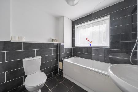 3 bedroom End of terrace house for sale in West Hill Road
