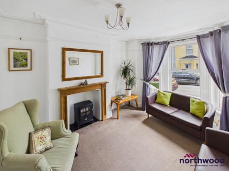 3 bedroom End of terrace house for sale in West Hill Road