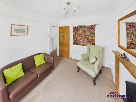 3 bedroom End of terrace house for sale in West Hill Road