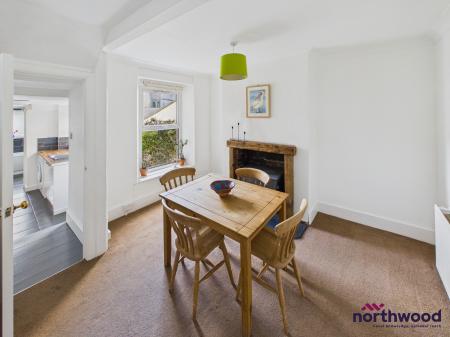 3 bedroom End of terrace house for sale in West Hill Road