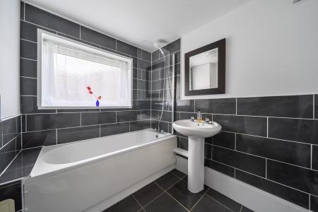 3 bedroom End of terrace house for sale in West Hill Road