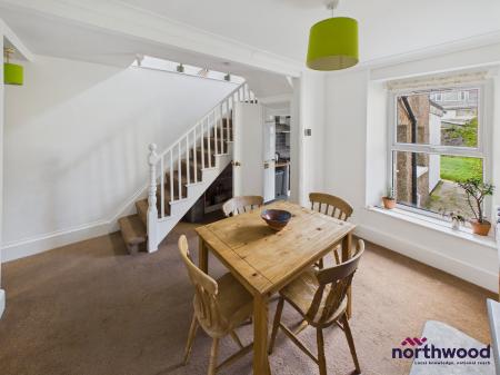 3 bedroom End of terrace house for sale in West Hill Road