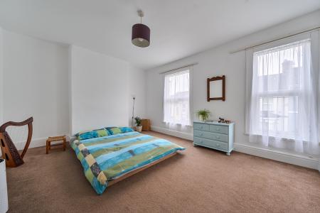 3 bedroom End of terrace house for sale in West Hill Road