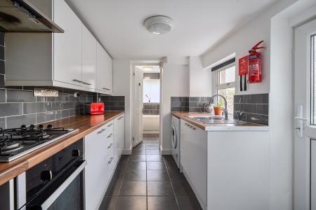 3 bedroom End of terrace house for sale in West Hill Road