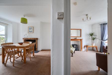 3 bedroom End of terrace house for sale in West Hill Road