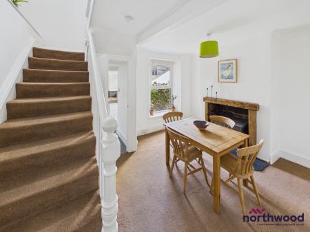 3 bedroom End of terrace house for sale in West Hill Road