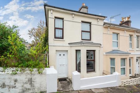 3 bedroom End of terrace house for sale in West Hill Road