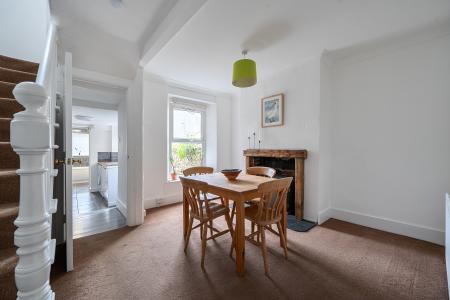 3 bedroom End of terrace house for sale in West Hill Road