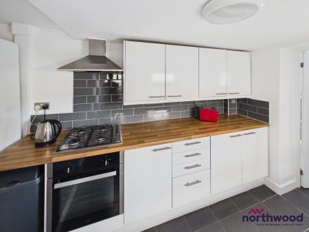 3 bedroom End of terrace house for sale in West Hill Road