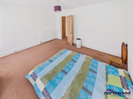 3 bedroom End of terrace house for sale in West Hill Road