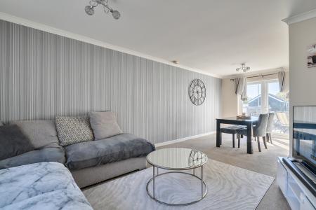 2 bedroom Terraced House for sale in Kipling Gardens