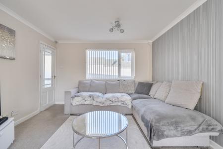 2 bedroom Terraced House for sale in Kipling Gardens