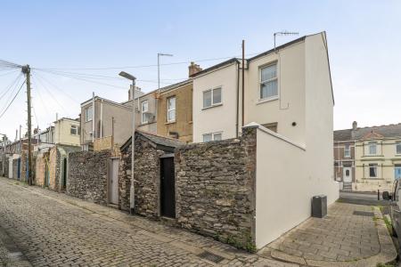 2 bedroom Terraced House for sale in Laira Bridge Road