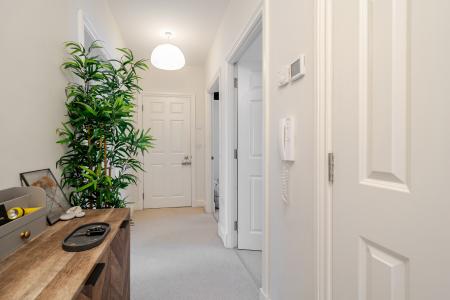 2 bedroom Flat to let in Boundary House, Mount Wise, Plymouth, PL1