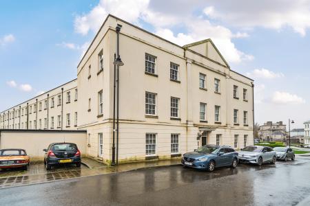 2 bedroom Flat to let in Boundary House, Mount Wise, Plymouth, PL1