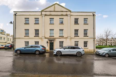 2 bedroom Flat to let in Boundary House, Mount Wise, Plymouth, PL1
