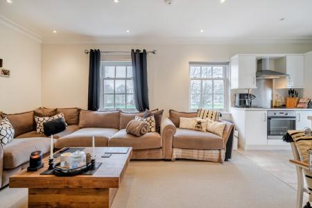 2 bedroom Flat to let in Boundary House, Mount Wise, Plymouth, PL1