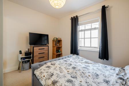 2 bedroom Flat to let in Boundary House, Mount Wise, Plymouth, PL1