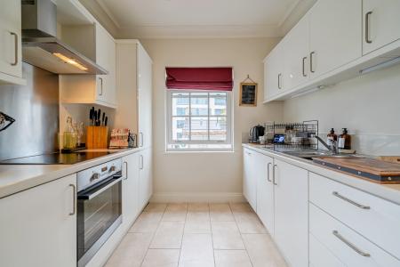 2 bedroom Flat to let in Boundary House, Mount Wise, Plymouth, PL1