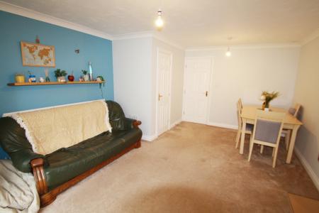 3 bedroom Terraced House to let in Ramsey Gardens, Manadon Park, Plymouth, PL5