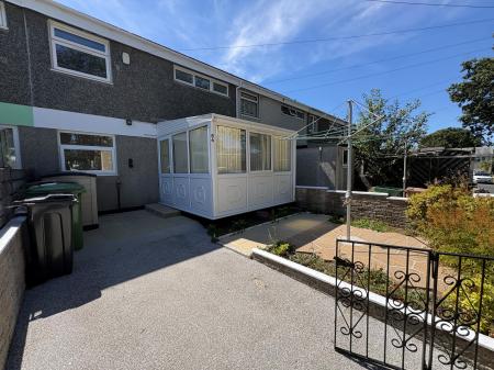 2 bedroom Terraced House to let in St Peters Road, Manadon, Plymouth, PL5