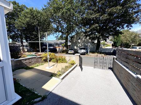 2 bedroom Terraced House to let in St Peters Road, Manadon, Plymouth, PL5