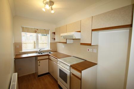 2 bedroom Terraced House to let in Great Park Close, Plympton, Plymouth, PL7