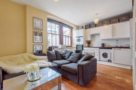 1 bedroom Flat to let in Southside Street, Barbican, Plymouth, PL1
