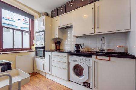 1 bedroom Flat to let in Southside Street, Barbican, Plymouth, PL1