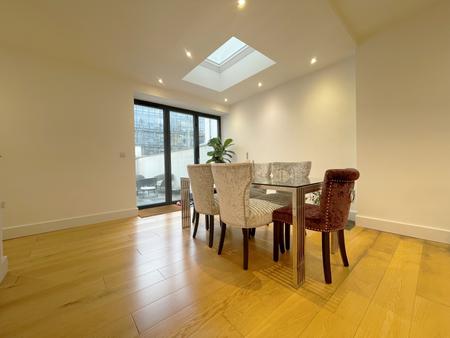 2 bedroom Flat to let in Elliot Street, The Hoe, Plymouth, PL1
