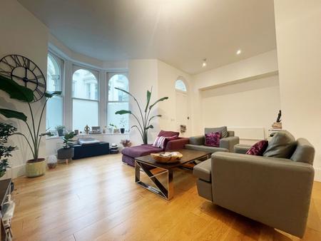 2 bedroom Flat to let in Elliot Street, The Hoe, Plymouth, PL1