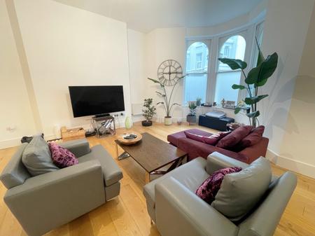 2 bedroom Flat to let in Elliot Street, The Hoe, Plymouth, PL1