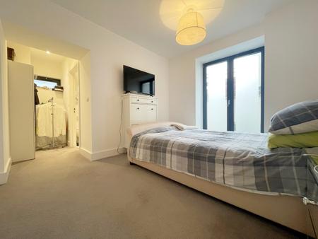 2 bedroom Flat to let in Elliot Street, The Hoe, Plymouth, PL1
