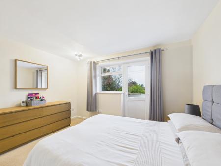2 bedroom Flat for sale in East Lodge Park, Farlington, Portsmouth, PO6