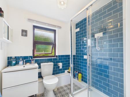 2 bedroom Flat for sale in Albert Rd, Cosham, Portsmouth, PO6