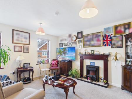 2 bedroom Flat for sale in Albert Rd, Cosham, Portsmouth, PO6